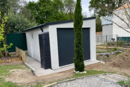 Garage en béton enduit